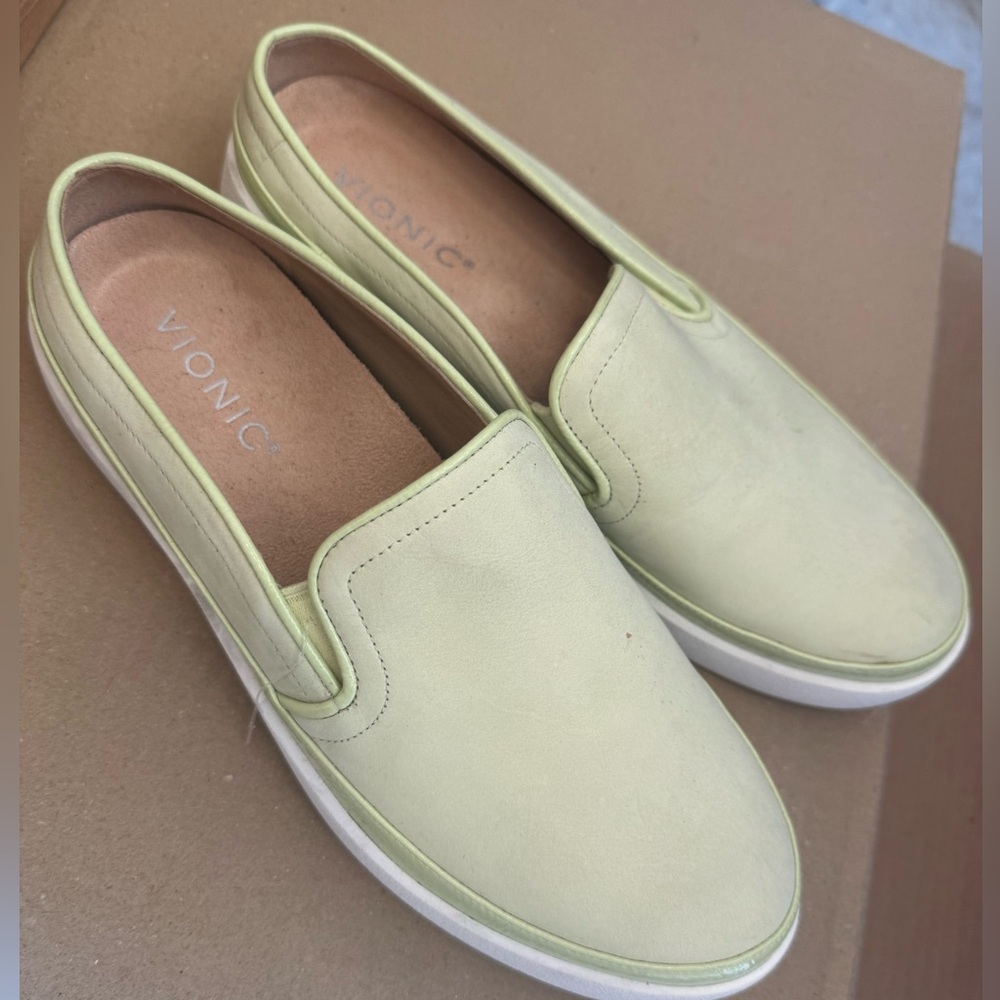 Vionic Light Green Mules